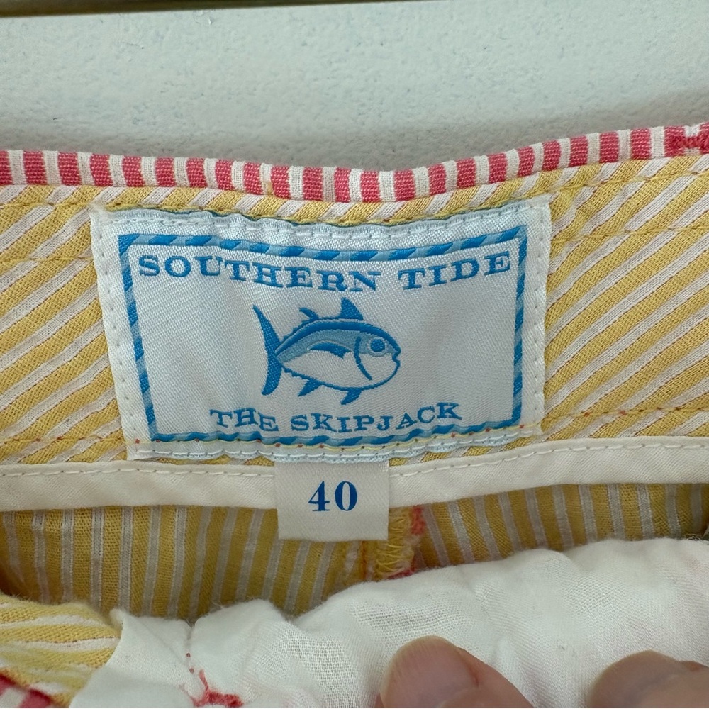 Southern Tide Skipjack Red White Striped Seersucker Shorts. Size 40. - Picture 3 of 10